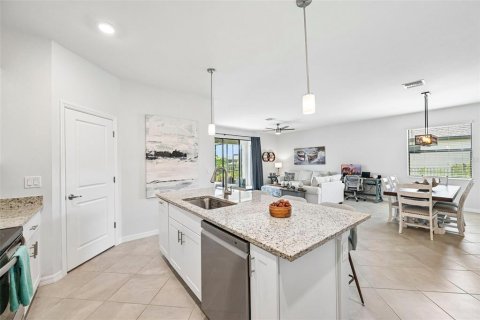 House in Port Charlotte, Florida 3 bedrooms, 169.27 sq.m. № 2396363 - photo 13