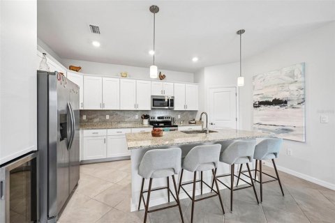 House in Port Charlotte, Florida 3 bedrooms, 169.27 sq.m. № 2396363 - photo 8