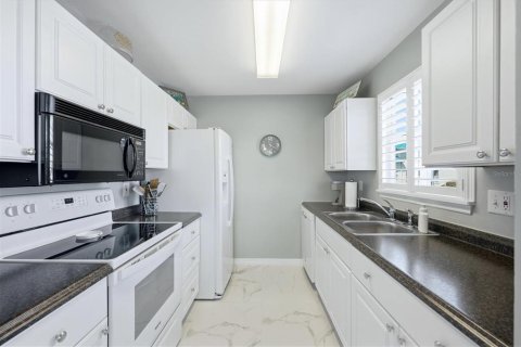 Copropriété à vendre à Bradenton, Floride: 2 chambres, 110.09 m2 № 2418423 - photo 6