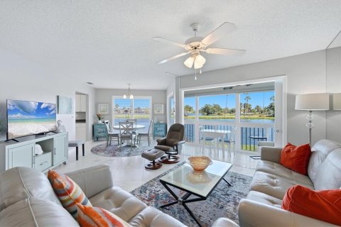 Copropriété à vendre à Bradenton, Floride: 2 chambres, 110.09 m2 № 2418423 - photo 11
