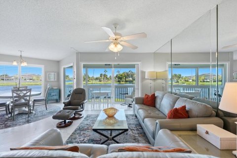 Copropriété à vendre à Bradenton, Floride: 2 chambres, 110.09 m2 № 2418423 - photo 4