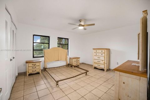 Townhouse in Miami, Florida 2 bedrooms, 90.12 sq.m. № 1695917 - photo 12