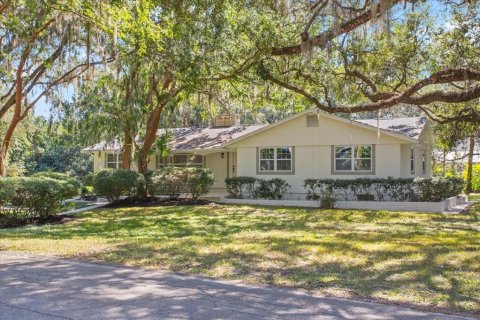 House in Ocala, Florida 6 bedrooms, 407.93 sq.m. № 1416618 - photo 1