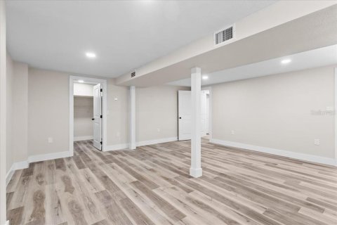 House in Ocala, Florida 6 bedrooms, 407.93 sq.m. № 1416618 - photo 20