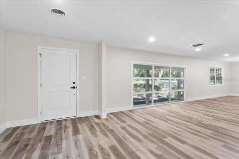 House in Ocala, Florida 6 bedrooms, 407.93 sq.m. № 1416618 - photo 3