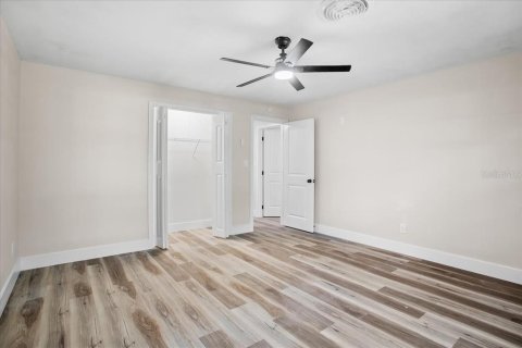 House in Ocala, Florida 6 bedrooms, 407.93 sq.m. № 1416618 - photo 15