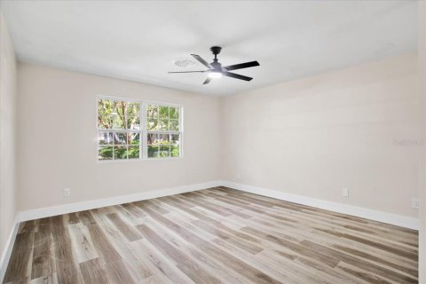 House in Ocala, Florida 6 bedrooms, 407.93 sq.m. № 1416618 - photo 14