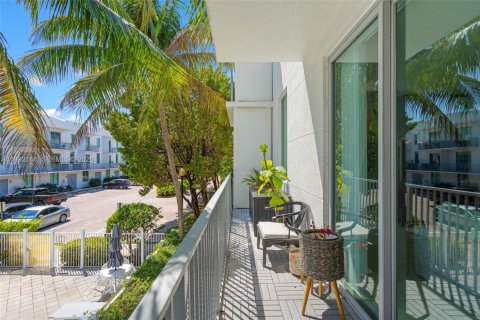 Townhouse in Hollywood, Florida 3 bedrooms, 211.07 sq.m. № 2058594 - photo 30