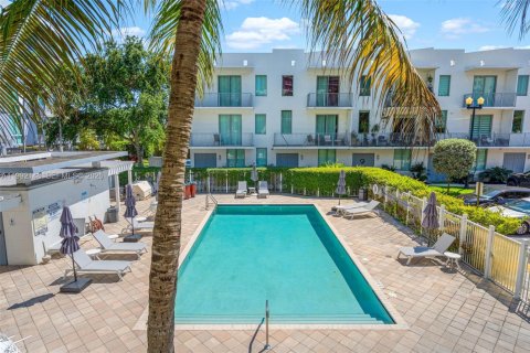 Townhouse in Hollywood, Florida 3 bedrooms, 211.07 sq.m. № 2058594