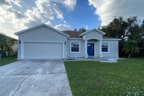 House in Winter Haven, Florida 4 bedrooms, 187.66 sq.m. № 1441026 - photo 1