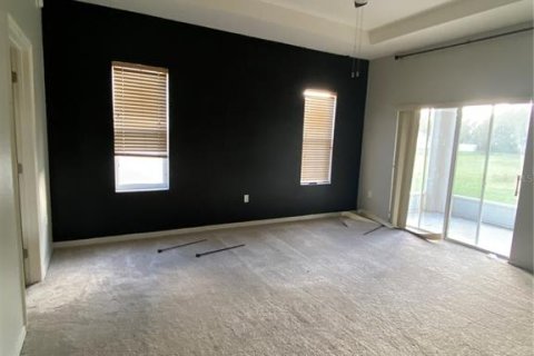 House in Winter Haven, Florida 4 bedrooms, 187.66 sq.m. № 1441026 - photo 11