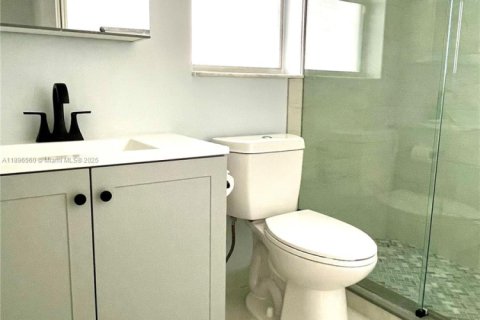 Condo in Sunrise, Florida, 1 bedroom № 1948170 - photo 1