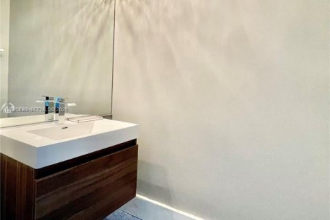 Copropriété à louer à Miami, Floride: 1 chambre, 82.22 m2 № 2146094 - photo 7