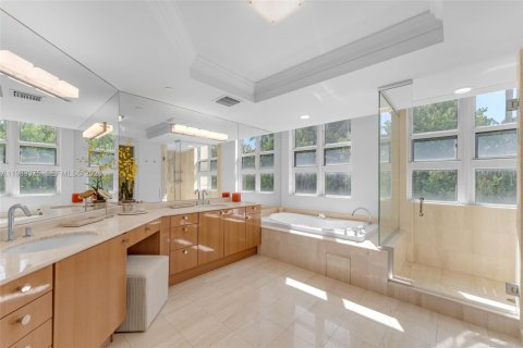 Купить кондоминиум в Ки-Бискейн, Флорида 3 спальни, 263.84м2, № 2051965 - фото 21