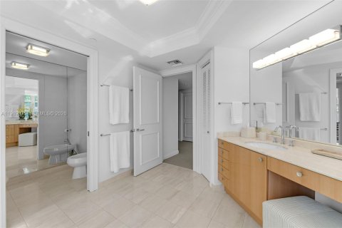 Купить кондоминиум в Ки-Бискейн, Флорида 3 спальни, 263.84м2, № 2051965 - фото 24