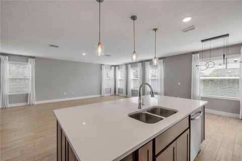 House in Edgewater, Florida 4 bedrooms, 287.81 sq.m. № 1831710 - photo 6