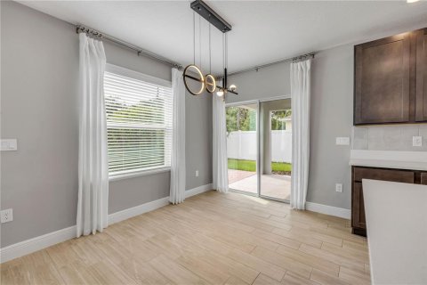 House in Edgewater, Florida 4 bedrooms, 287.81 sq.m. № 1831710 - photo 7