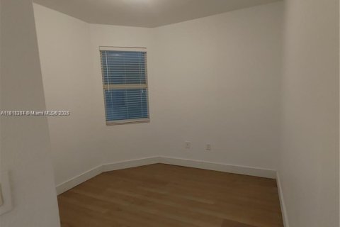 Снять в аренду кондоминиум в Дорал, Флорида 3 спальни, 128.67м2, № 1967259 - фото 10