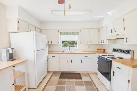 House in Bushnell, Florida 3 bedrooms, 124.86 sq.m. № 2388809 - photo 27