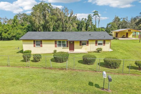 House in Bushnell, Florida 3 bedrooms, 124.86 sq.m. № 2388809