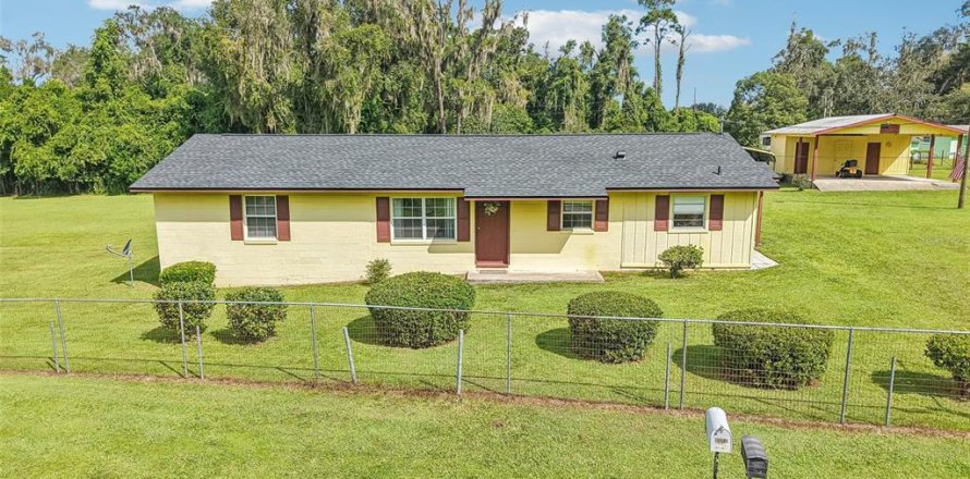 House in Bushnell, Florida 3 bedrooms, 124.86 sq.m. № 2388809