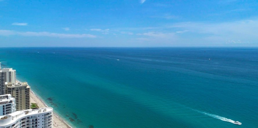 Condominio en Riviera Beach, Florida, 2 dormitorios  № 1073528