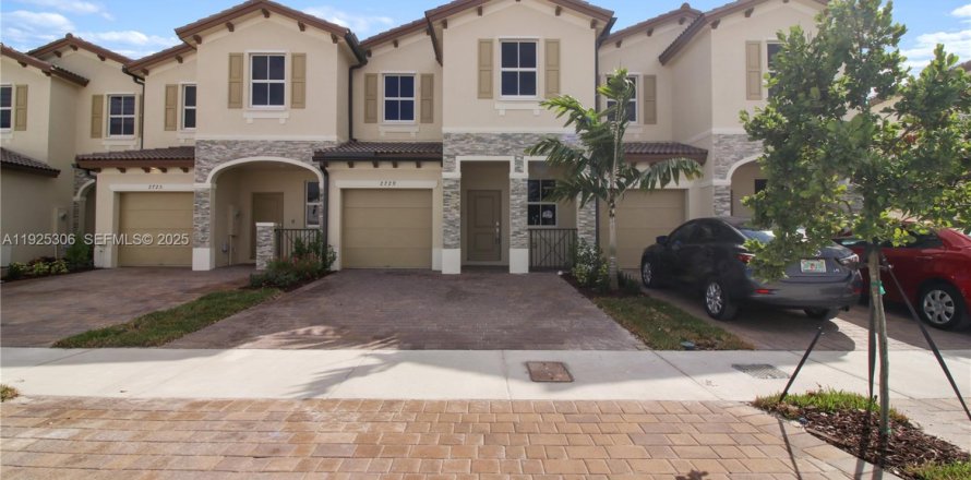 Таунхаус в Хомстед, Флорида 4 спальни, 169.83м2 № 1987238