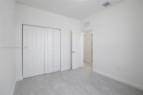 Снять в аренду таунхаус в Хомстед, Флорида 4 спальни, 169.83м2, № 1987238 - фото 26