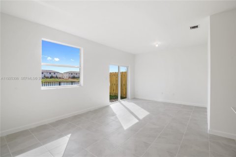 Снять в аренду таунхаус в Хомстед, Флорида 4 спальни, 169.83м2, № 1987238 - фото 15