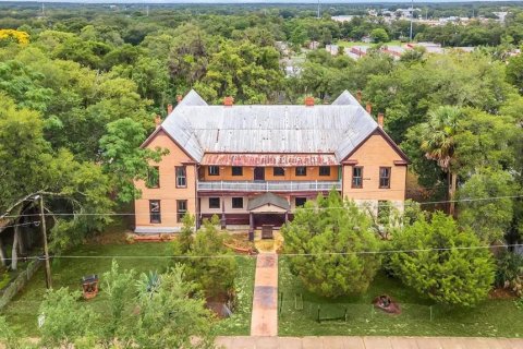 Купить коммерческую недвижимость в Лисбург, Флорида 1011.06м2, № 1829618 - фото 1