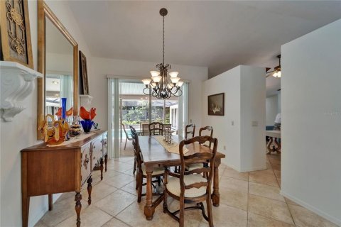 House in Plant City, Florida 4 bedrooms, 224.73 sq.m. № 1677949 - photo 14