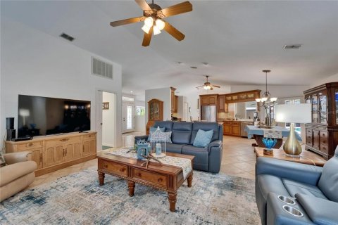 House in Plant City, Florida 4 bedrooms, 224.73 sq.m. № 1677949 - photo 23