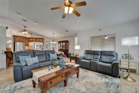 House in Plant City, Florida 4 bedrooms, 224.73 sq.m. № 1677949 - photo 25