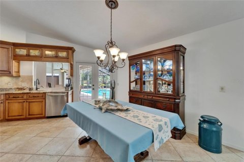 House in Plant City, Florida 4 bedrooms, 224.73 sq.m. № 1677949 - photo 22