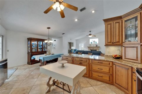 House in Plant City, Florida 4 bedrooms, 224.73 sq.m. № 1677949 - photo 20