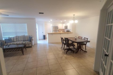 Adosado en alquiler en Vero Beach, Florida, 4 dormitorios, 155.98 m2 № 1097513 - foto 1