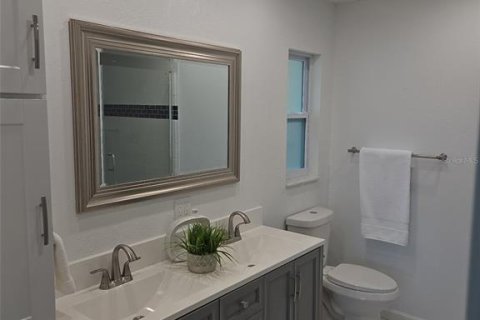 House in Seminole, Florida 4 bedrooms, 177.81 sq.m. № 1805583 - photo 16