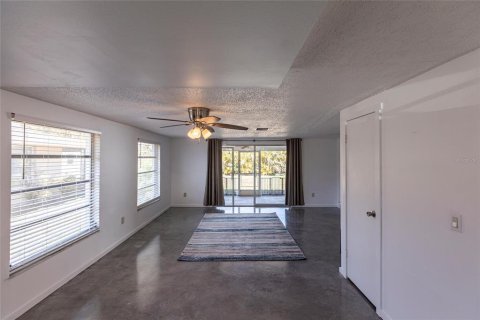 Propiedad comercial en venta en Punta Gorda, Florida, 4 dormitorios, 203.64 m2 № 1675154 - foto 21