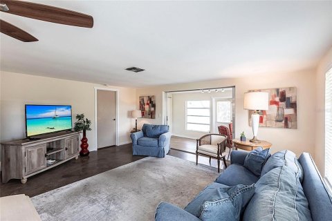 Propiedad comercial en venta en Punta Gorda, Florida, 4 dormitorios, 203.64 m2 № 1675154 - foto 3