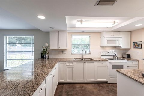 Propiedad comercial en venta en Punta Gorda, Florida, 4 dormitorios, 203.64 m2 № 1675154 - foto 8