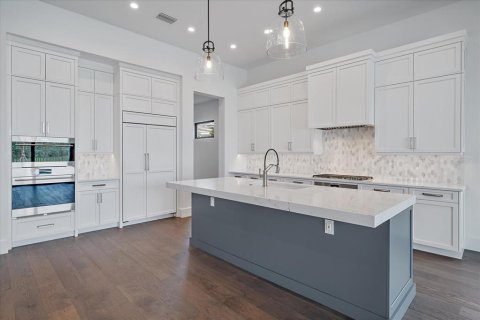 Купить виллу или дом в Сарасота, Флорида 9 комнат, 308.71м2, № 973501 - фото 25