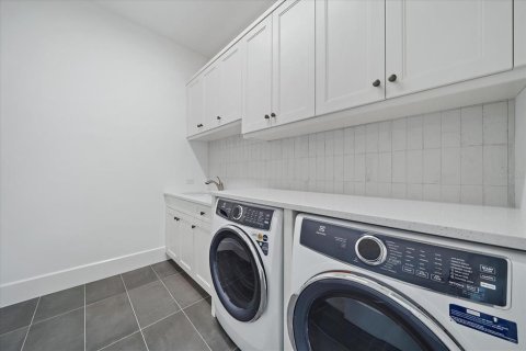Купить виллу или дом в Сарасота, Флорида 9 комнат, 308.71м2, № 973501 - фото 16