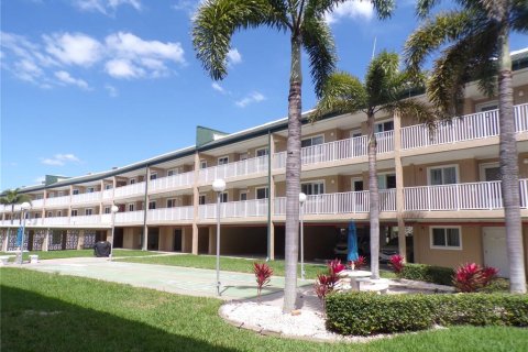 Condo in Punta Gorda, Florida, 2 bedrooms № 2214048 - photo 21