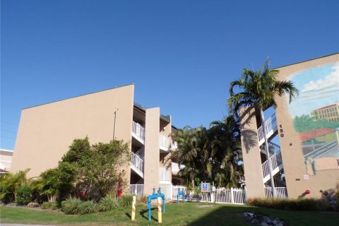 Condo in Punta Gorda, Florida, 2 bedrooms № 2214048 - photo 15
