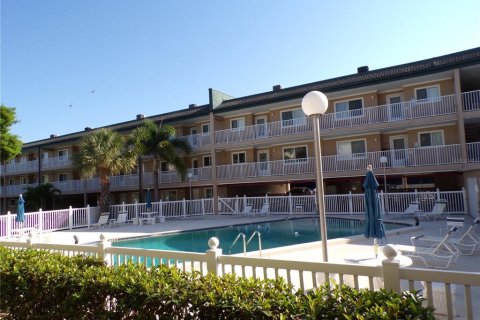 Condo in Punta Gorda, Florida, 2 bedrooms № 2214048 - photo 5