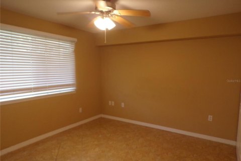 Condo in Punta Gorda, Florida, 2 bedrooms № 2214048 - photo 9
