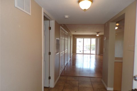Condo in Punta Gorda, Florida, 2 bedrooms № 2214048 - photo 2