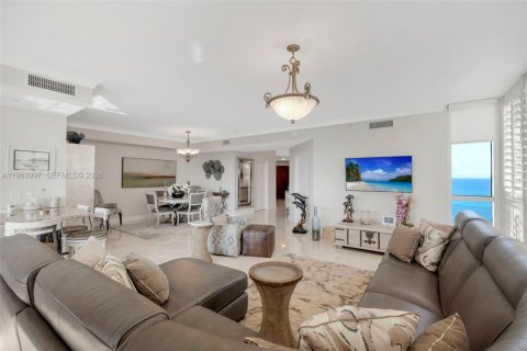 Condominio en venta en Fort Lauderdale, Florida, 3 dormitorios, 170.57 m2 № 2028518 - foto 4