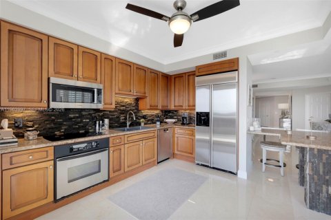 Condominio en venta en Fort Lauderdale, Florida, 3 dormitorios, 170.57 m2 № 2028518 - foto 10