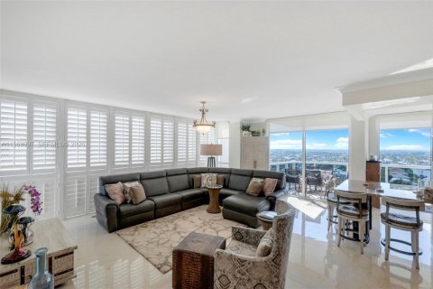 Condominio en venta en Fort Lauderdale, Florida, 3 dormitorios, 170.57 m2 № 2028518 - foto 2